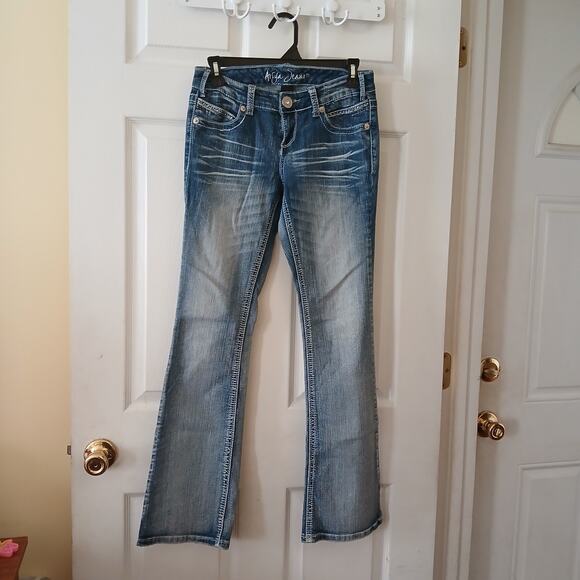 Ariya Jeans Women's 5/6 Blue Light Washed Bootcut Embroidered Studs Stretch Y2K - Picture 2 of 12